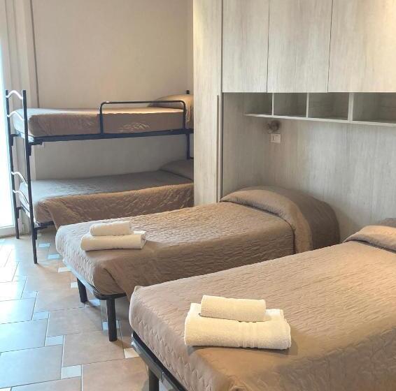 اتاق استاندارد چهار تخته, Villa Itala