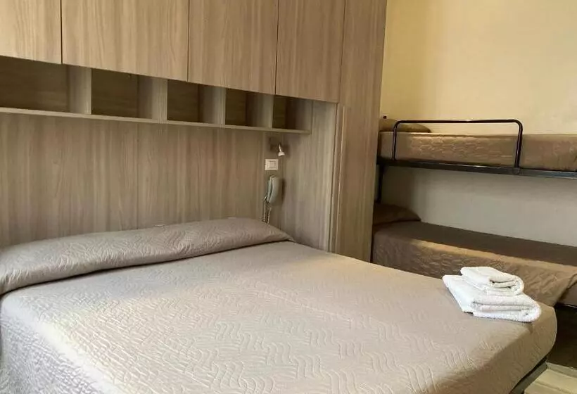 اتاق استاندارد چهار تخته, Villa Itala
