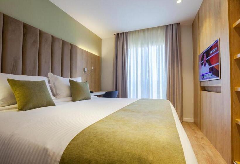 اتاق استاندارد با بالکن, Ibiris