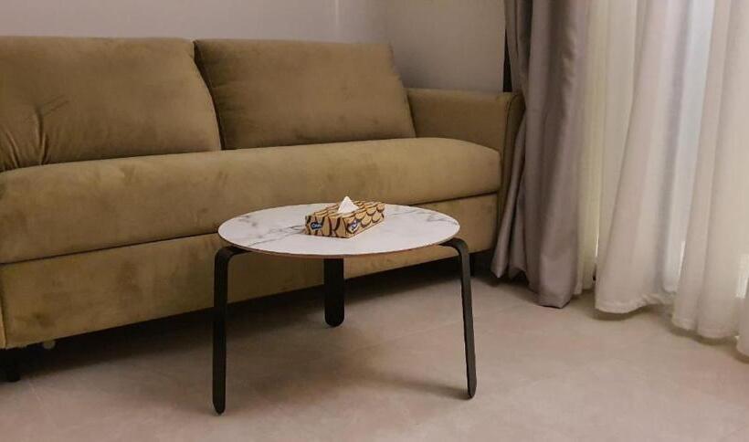 سوئیت با بالکن, Ibiris