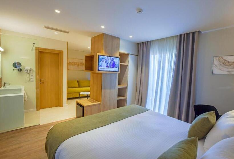 سوئیت با بالکن, Ibiris