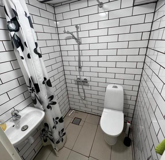 带共用浴室的标准房间, Billund Bnb