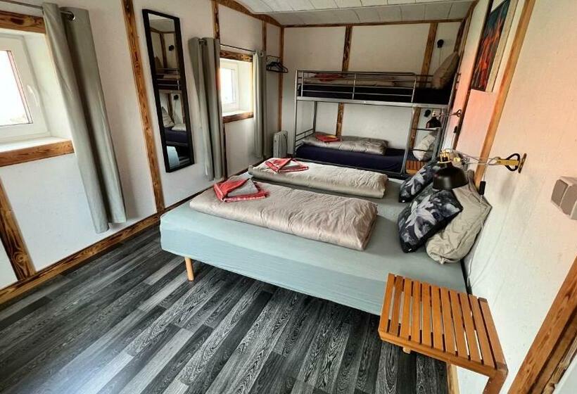 带共用浴室的标准房间, Billund Bnb