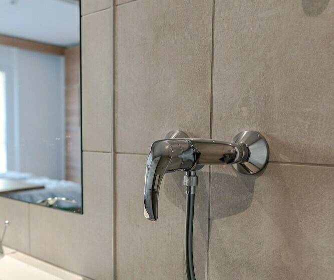 インサイドデラックスルーム, Los Lorentes Residences