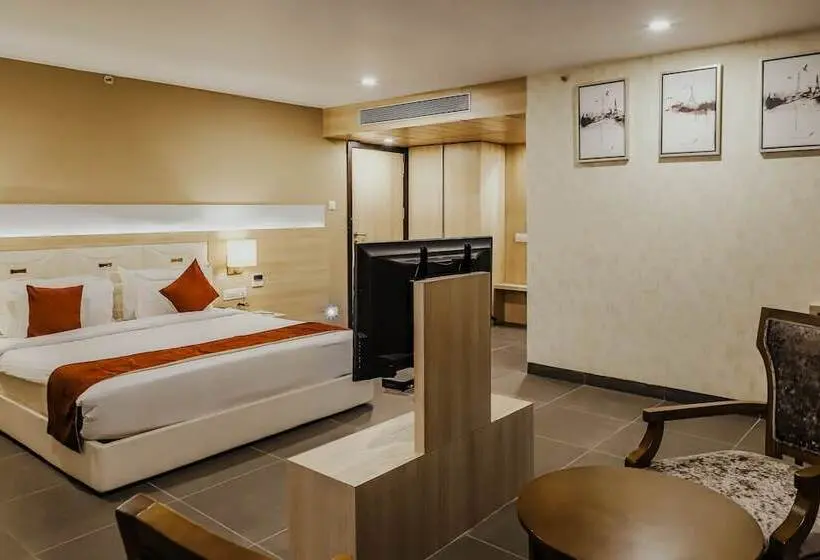 デラックススイート, Regenta Central Somnath, Bhalpara