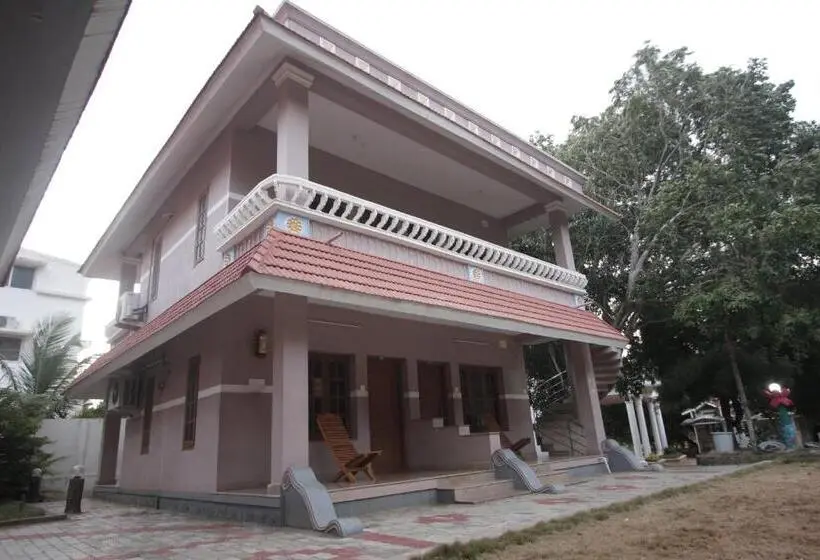 デラックスルーム, Srishty Garden Resorts