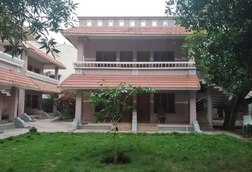 デラックスルーム, Srishty Garden Resorts