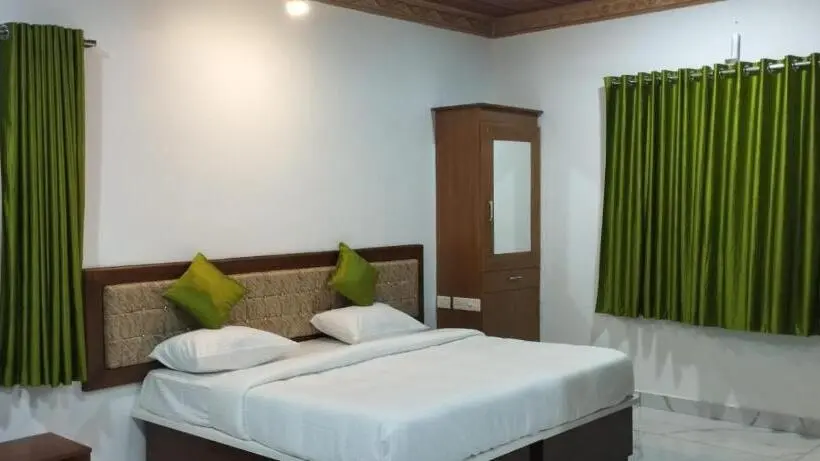 デラックスルーム, Srishty Garden Resorts
