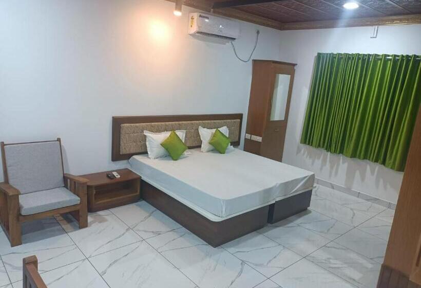 Номер Deluxe, Srishty Garden Resorts