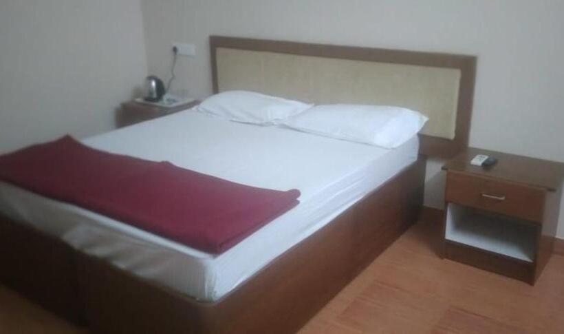 Номер Deluxe, Srishty Garden Resorts