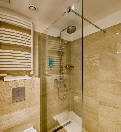 景色の見えるデラックスルーム, White