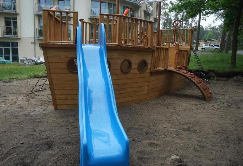 デラックススタジオ, White