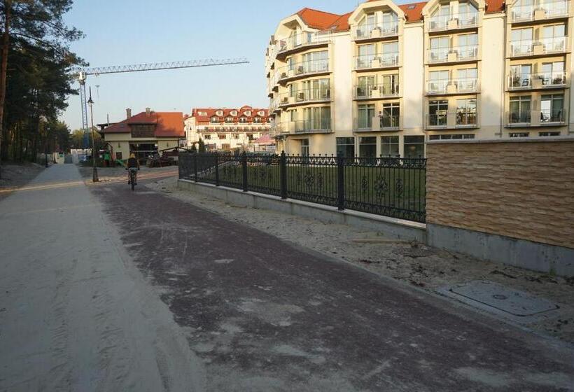 バルコニー付き１ベッドルームアパートメント, White