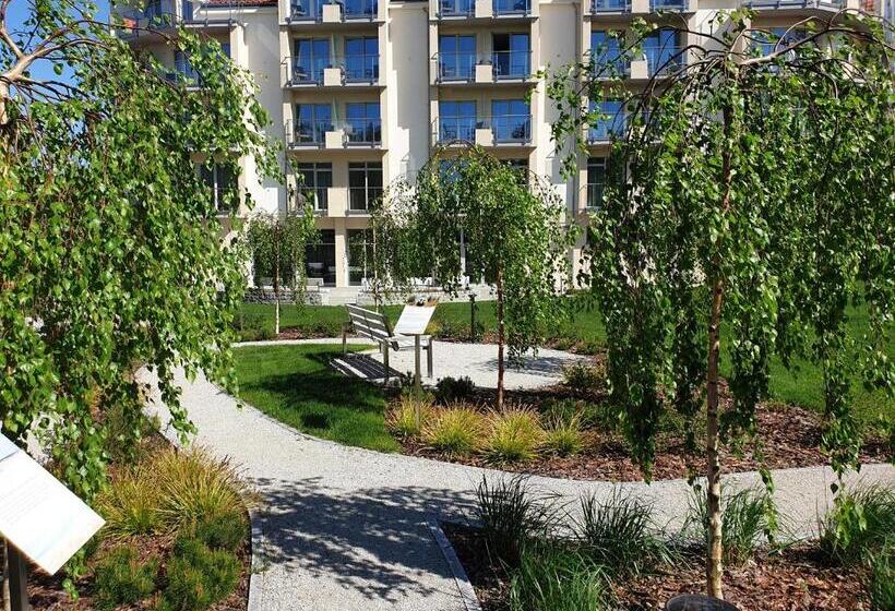 带阳台的豪华间, White