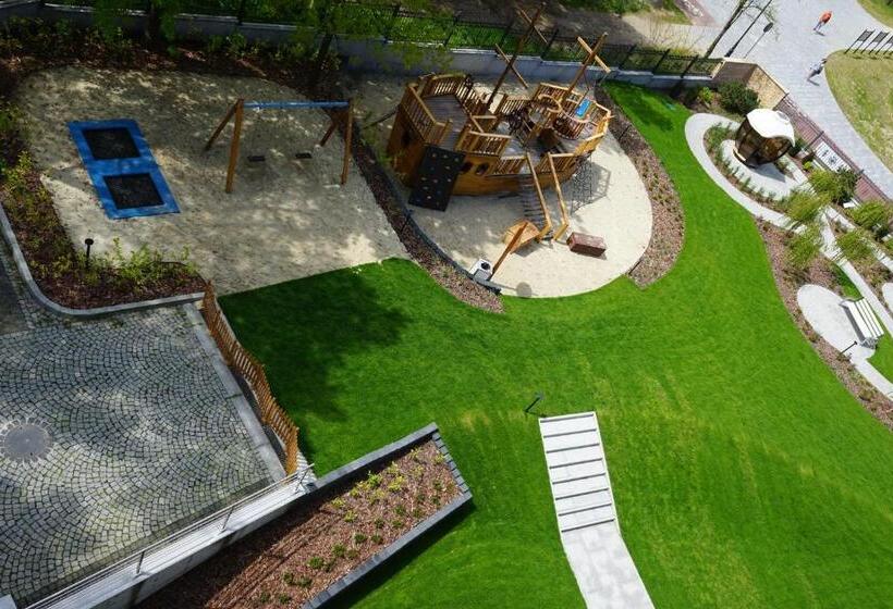 デラックススタジオ, White