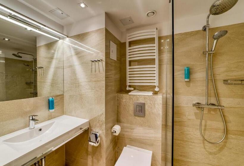 スタンダードルーム, White