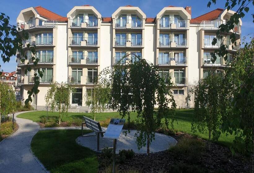 バルコニー付きデラックスルーム, White