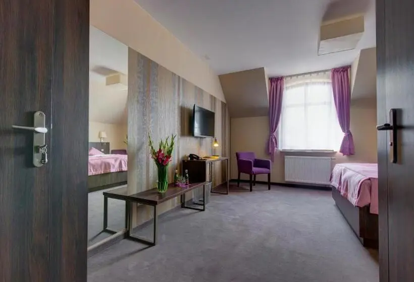 StandaardKamer, Figa