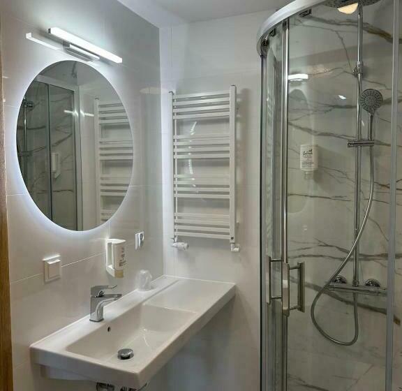 اتاق استاندارد یک نفره, Kresowianka