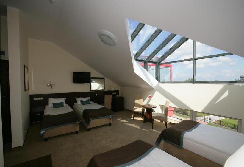 חדר סטנדרט לארבעה, Atena Wedding, Business & Spa