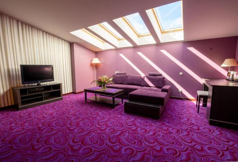 דירת חדר סופריור, Atena Wedding, Business & Spa