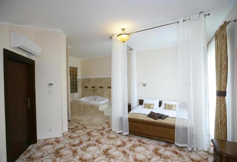 דירת חדר סופריור, Atena Wedding, Business & Spa