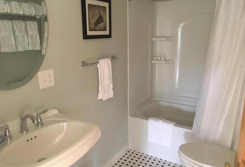 جناح, Oakland House Seaside Inn & Cottages