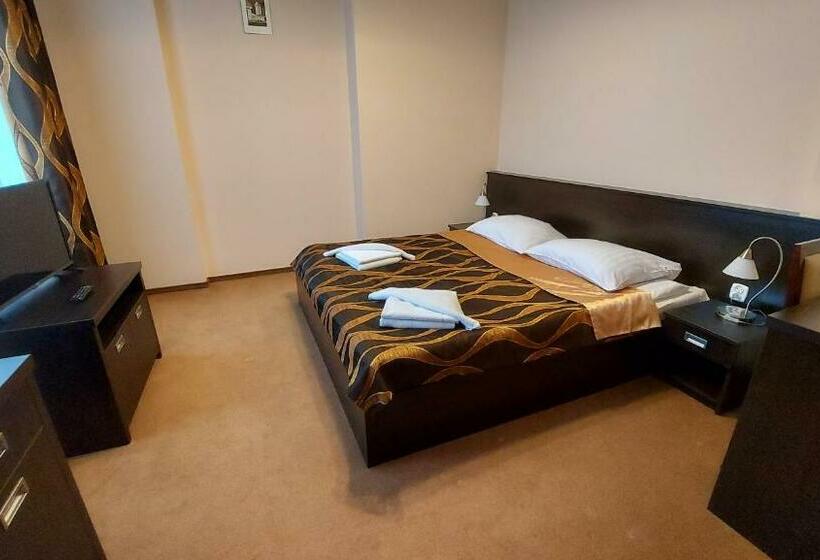 חדר סטודיו סטנדרד, Stal