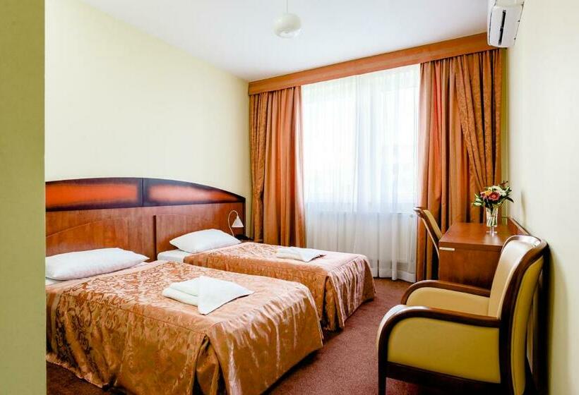 חדר סטודיו סטנדרד, Stal