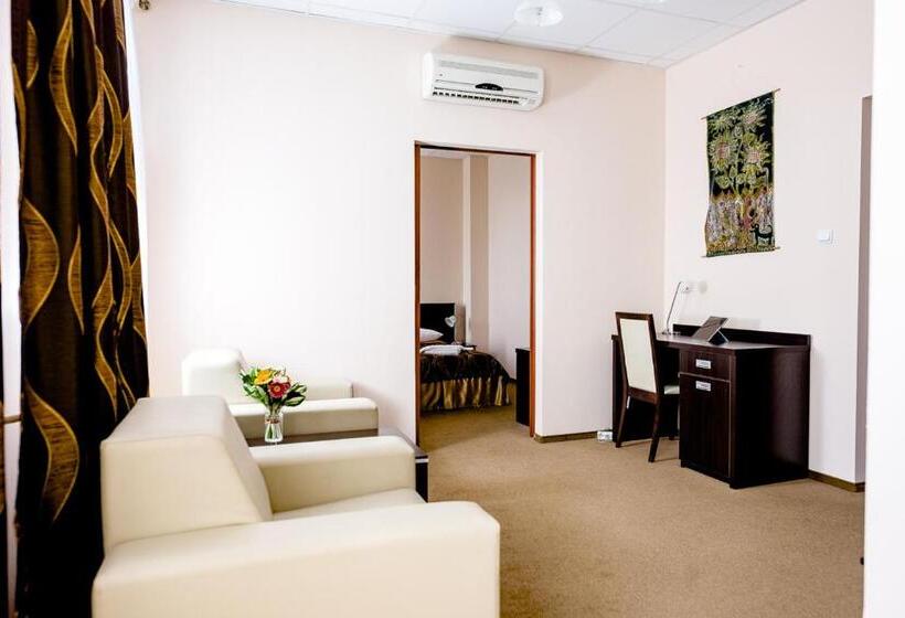 חדר סטודיו סטנדרד, Stal