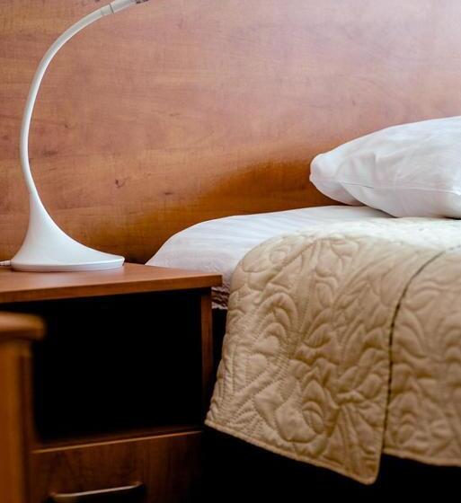 חדר דלוקס יחיד, Stal