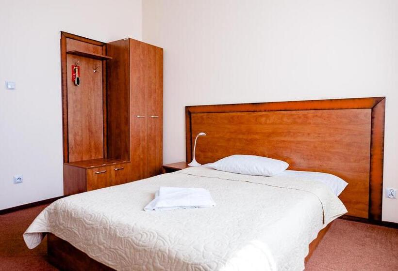 חדר דלוקס יחיד, Stal