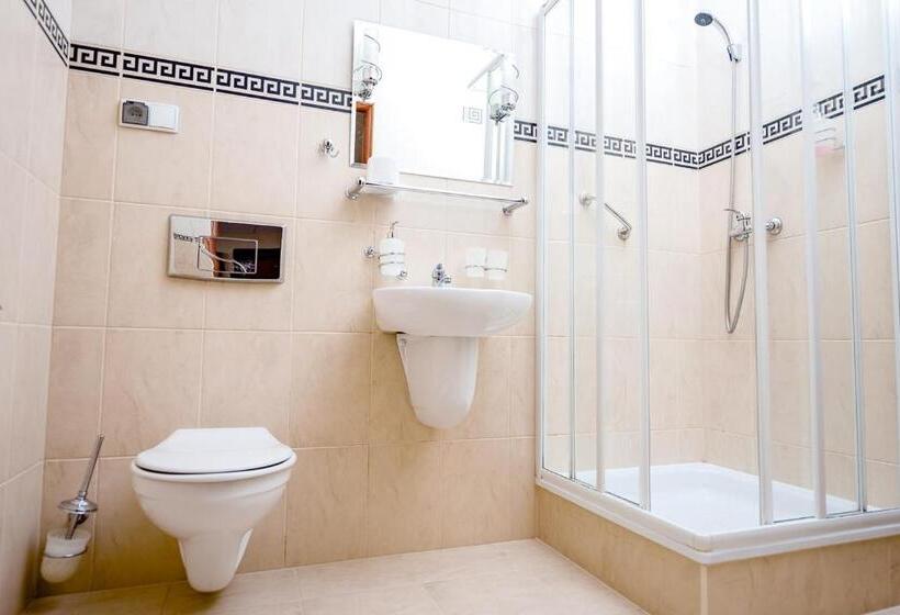 חדר סטנדרט, Stal