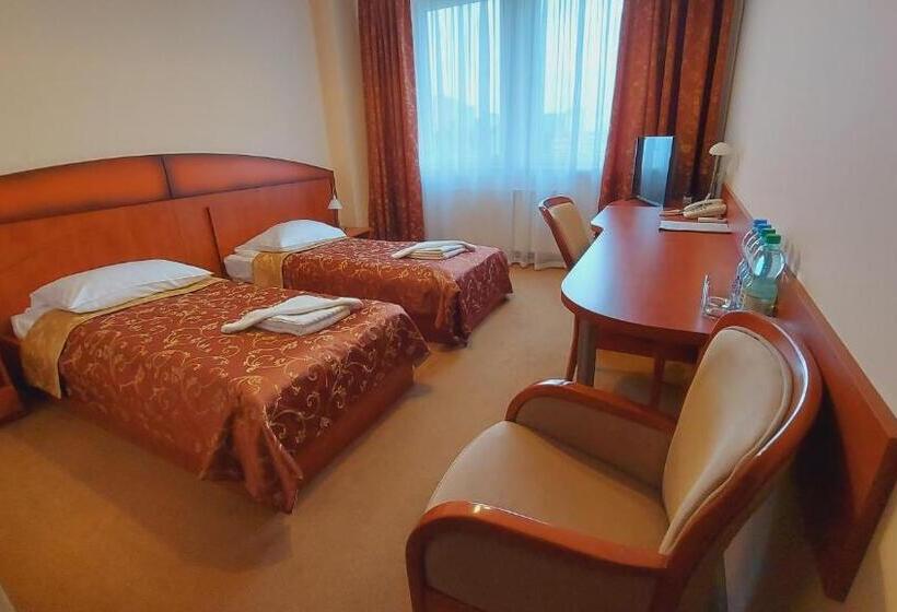 חדר דלוקס, Stal