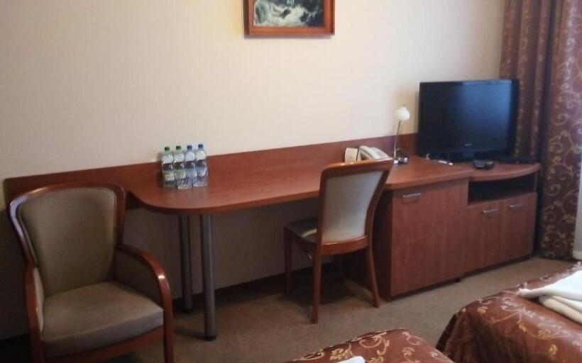 חדר דלוקס, Stal