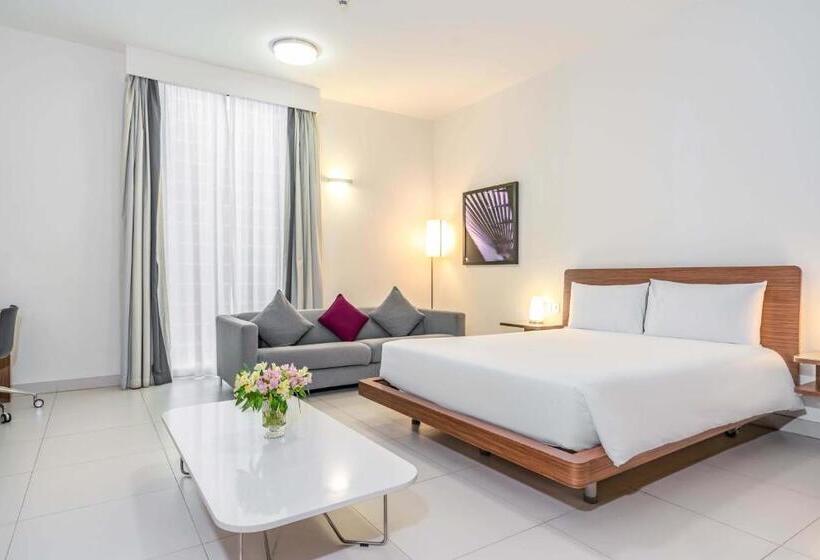 スタンダードスタジオ, Adagio Abu Dhabi Al Bustan