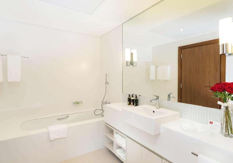 Апартаменты 3 Спальни, Adagio Abu Dhabi Al Bustan