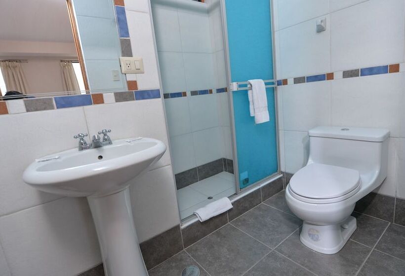 חדר סטנדרט לשלושה, Atlantis Hostal