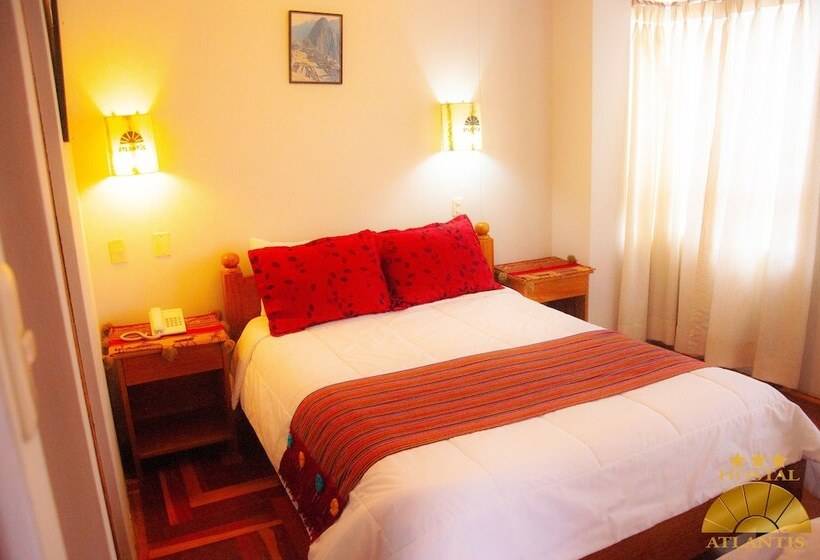 חדר סטנדרט לשלושה, Atlantis Hostal