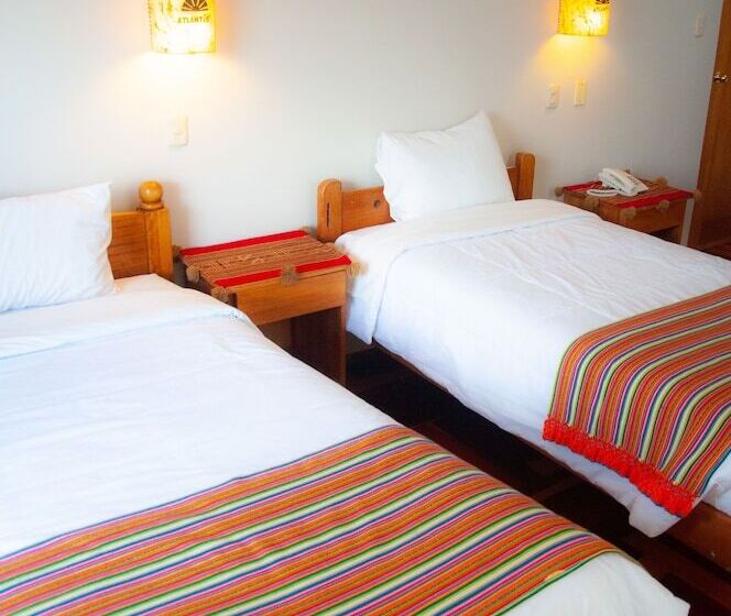 חדר סטנדרט לשלושה, Atlantis Hostal