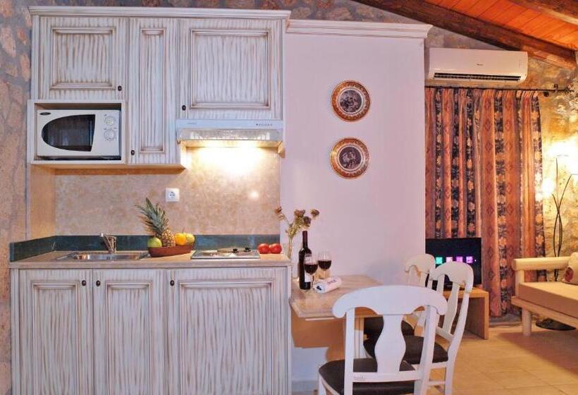 스탠다드 스튜디오 (테라스구비), Camelot Royal Beds By Estia