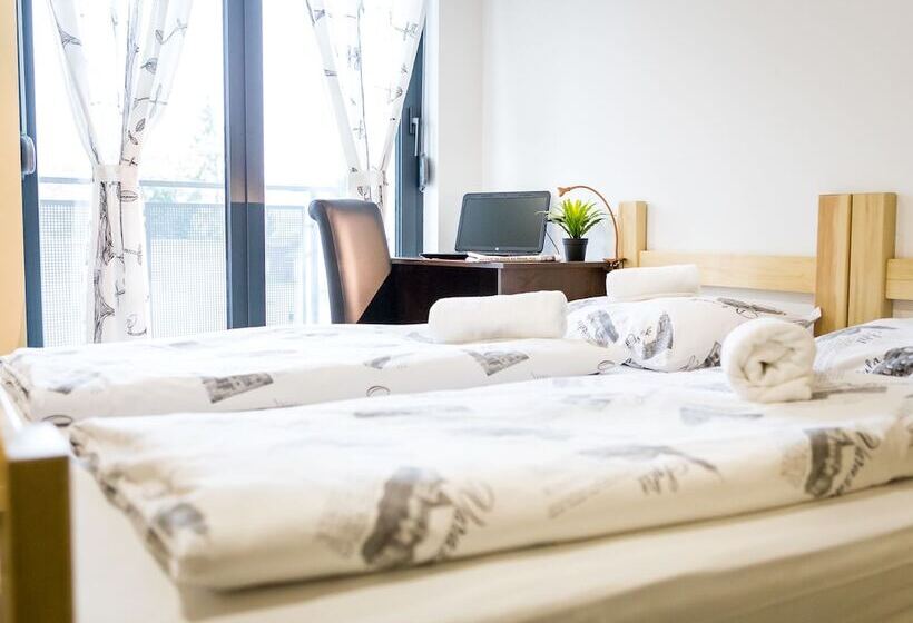 غرفة قياسية, Hostel Moving