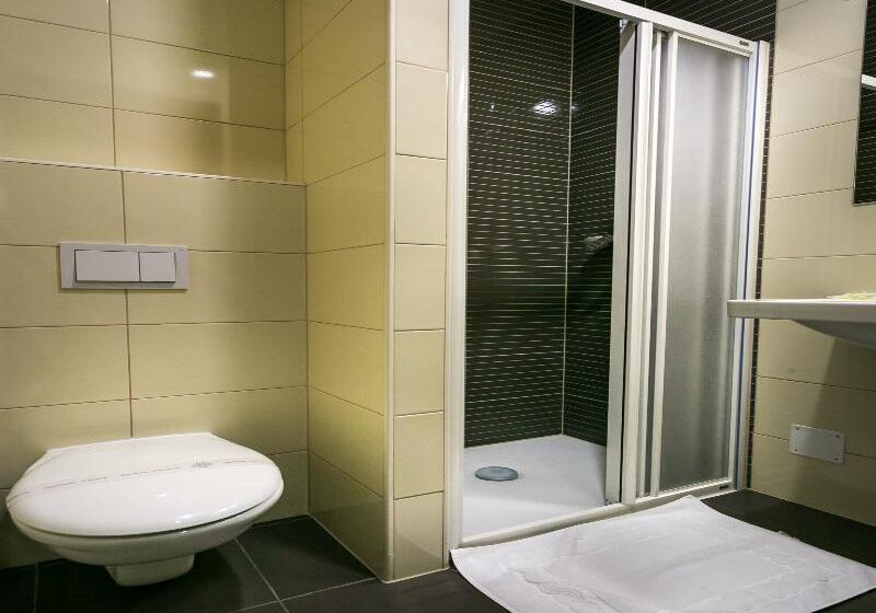 غرفة قياسية, Hostel Moving