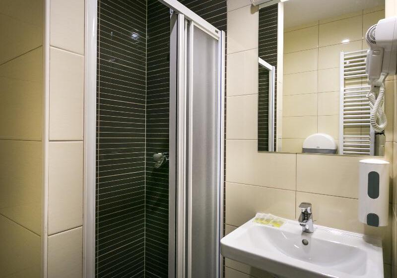 غرفة قياسية, Hostel Moving