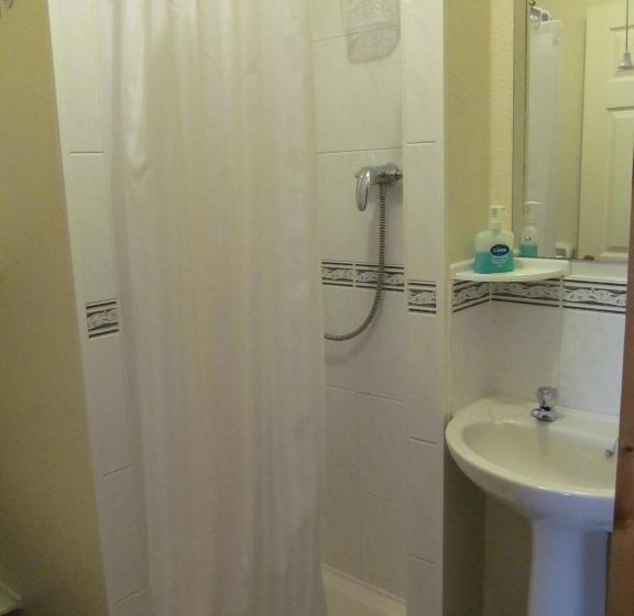 غرفة عائلية, Alondra