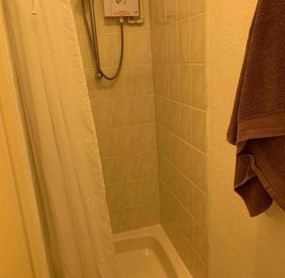 غرفة عائلية, Alondra