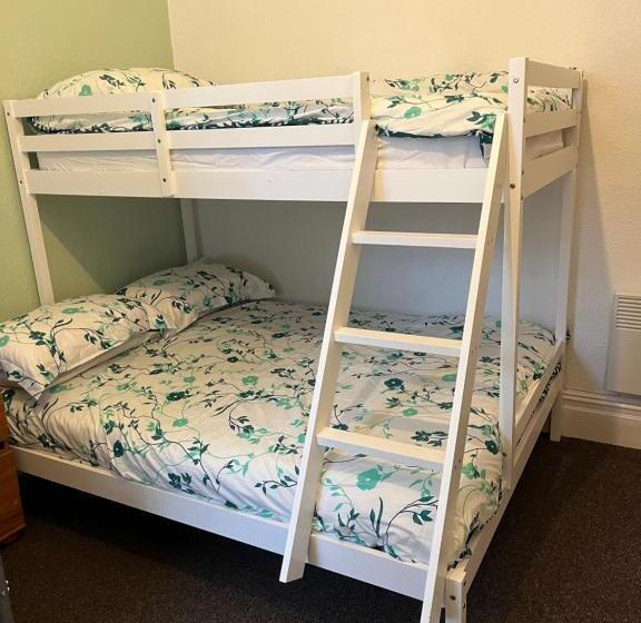 غرفة عائلية, Alondra