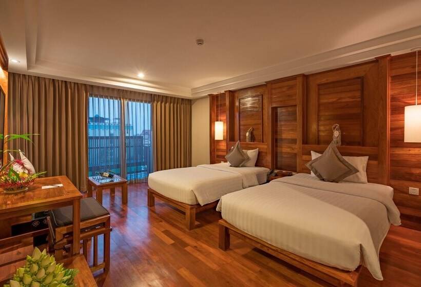 اتاق لوکس با بالکن, Angkor Miracle Reflection Club