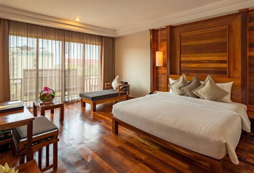 اتاق لوکس با بالکن, Angkor Miracle Reflection Club