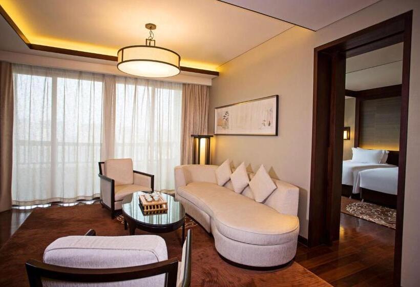 סוויטה מלכותית, Angsana Xian Lintong